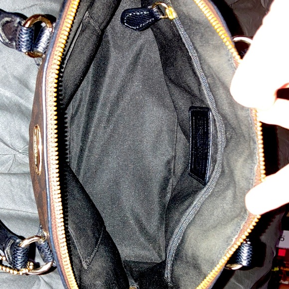 Coach purse - Picture 3 of 4